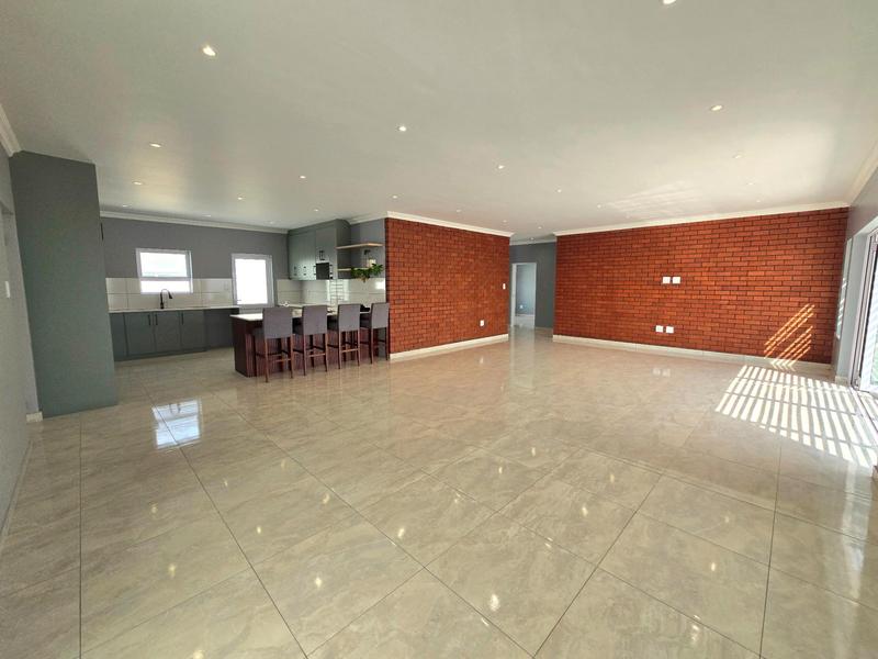 3 Bedroom Property for Sale in Golden Mile Western Cape